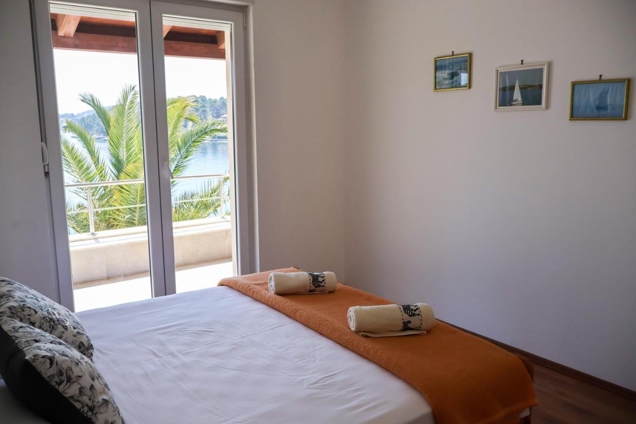 Apartman Klara Lumbarda Exteriör bild
