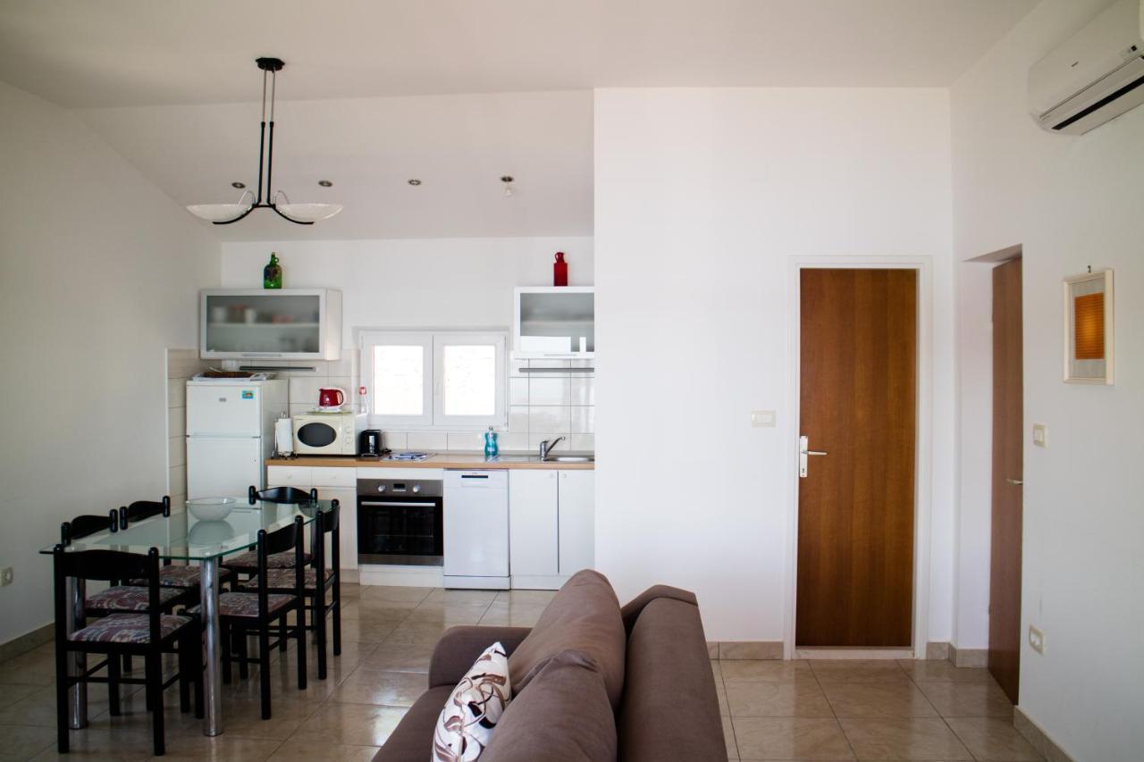 Apartman Klara Lumbarda Exteriör bild