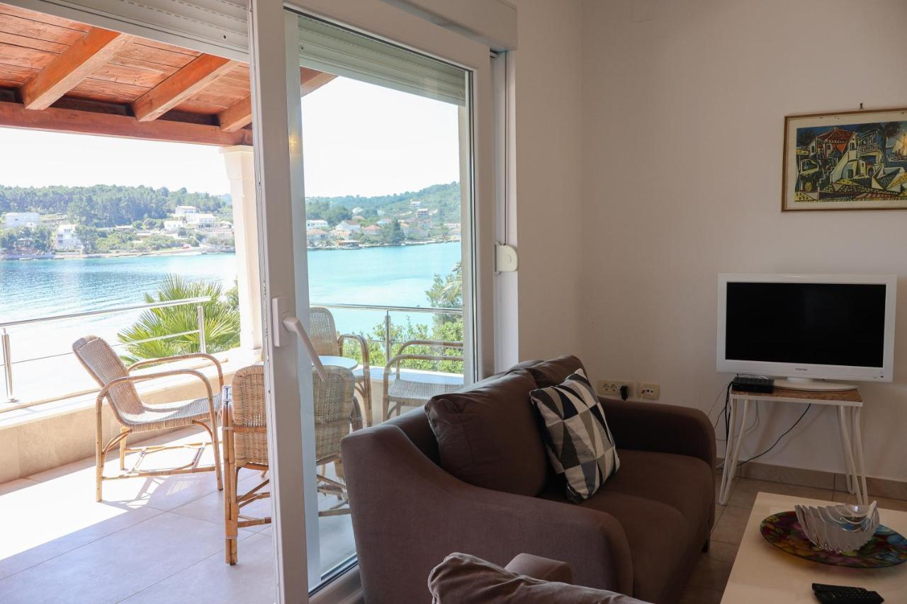 Apartman Klara Lumbarda Exteriör bild